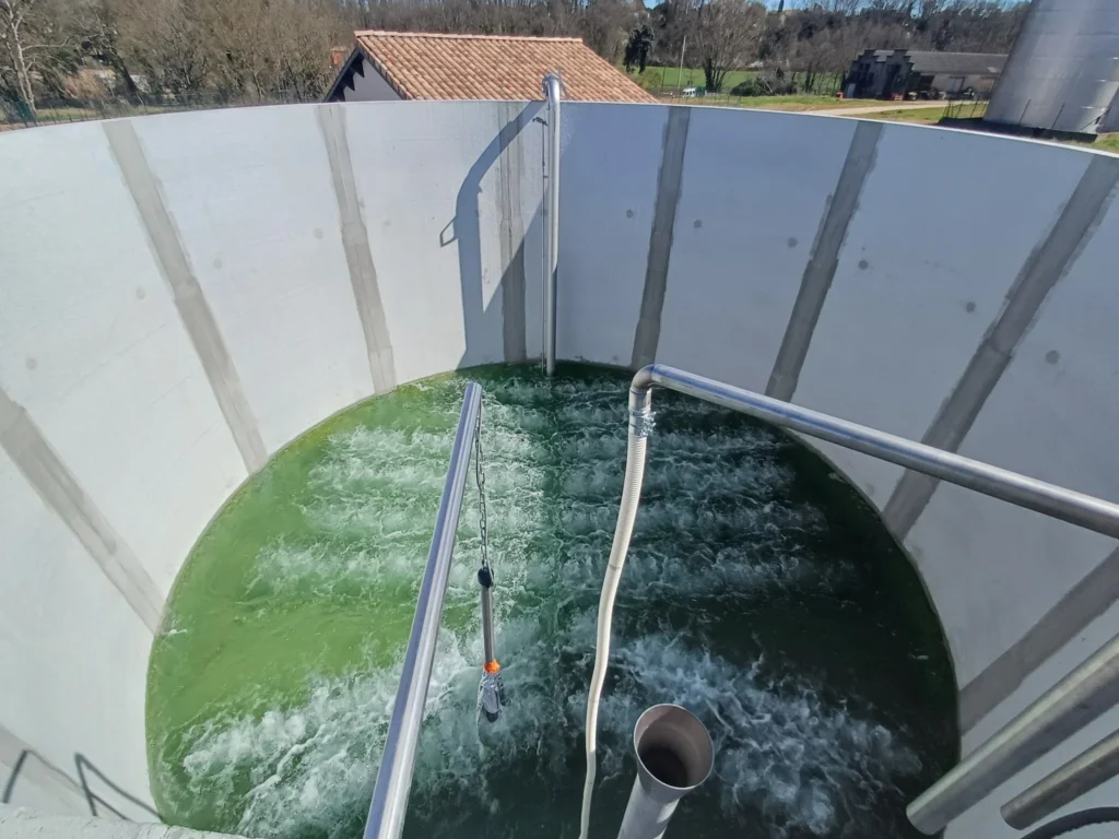 Options de rampes et diffuseurs fines bulles pour l'aération des eaux usées.