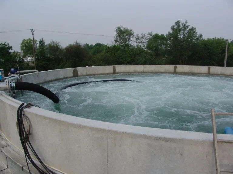 Turbine OXYFLOW en atelier avant installation en bassin de traitement.